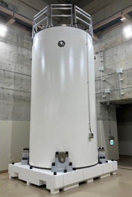 乾式キャスクの外観